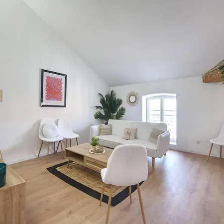Διαμέρισμα Superbe Appartement, Hypercentre, 4chambres. *