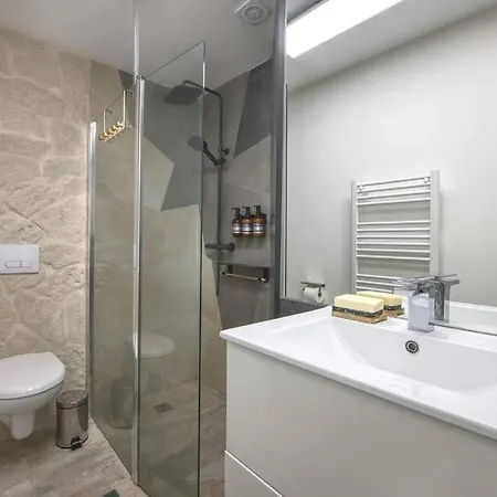 Apartment Superbe Appartement, Hypercentre, 4chambres.