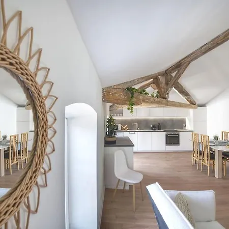 Superbe Appartement, Hypercentre, 4chambres. Apartment Beziers