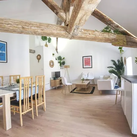 Superbe Appartement, Hypercentre, 4chambres.
