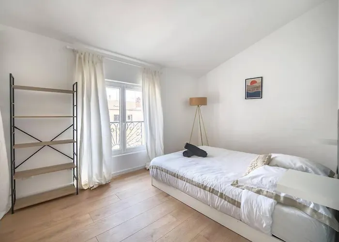 Superbe Appartement, Hypercentre, 4chambres. Διαμέρισμα Μπεζιέ
