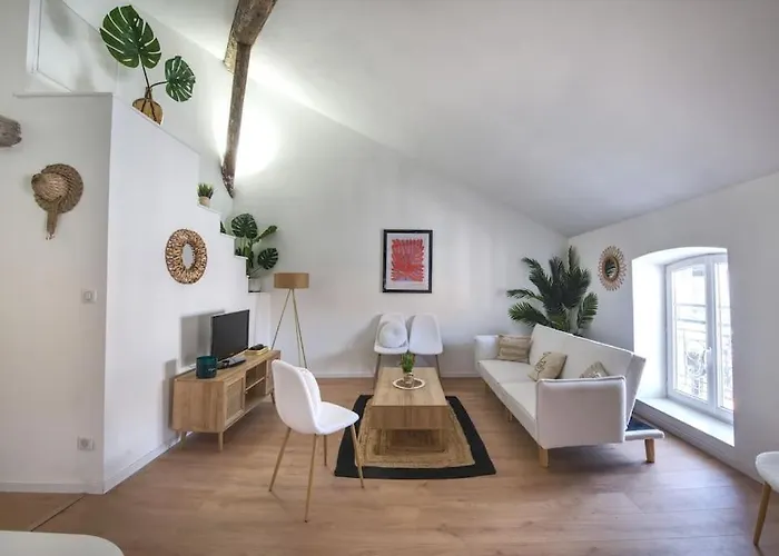 Διαμέρισμα Superbe Appartement, Hypercentre, 4chambres. Μπεζιέ
