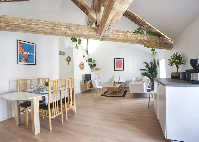 Superbe Appartement, Hypercentre, 4chambres.